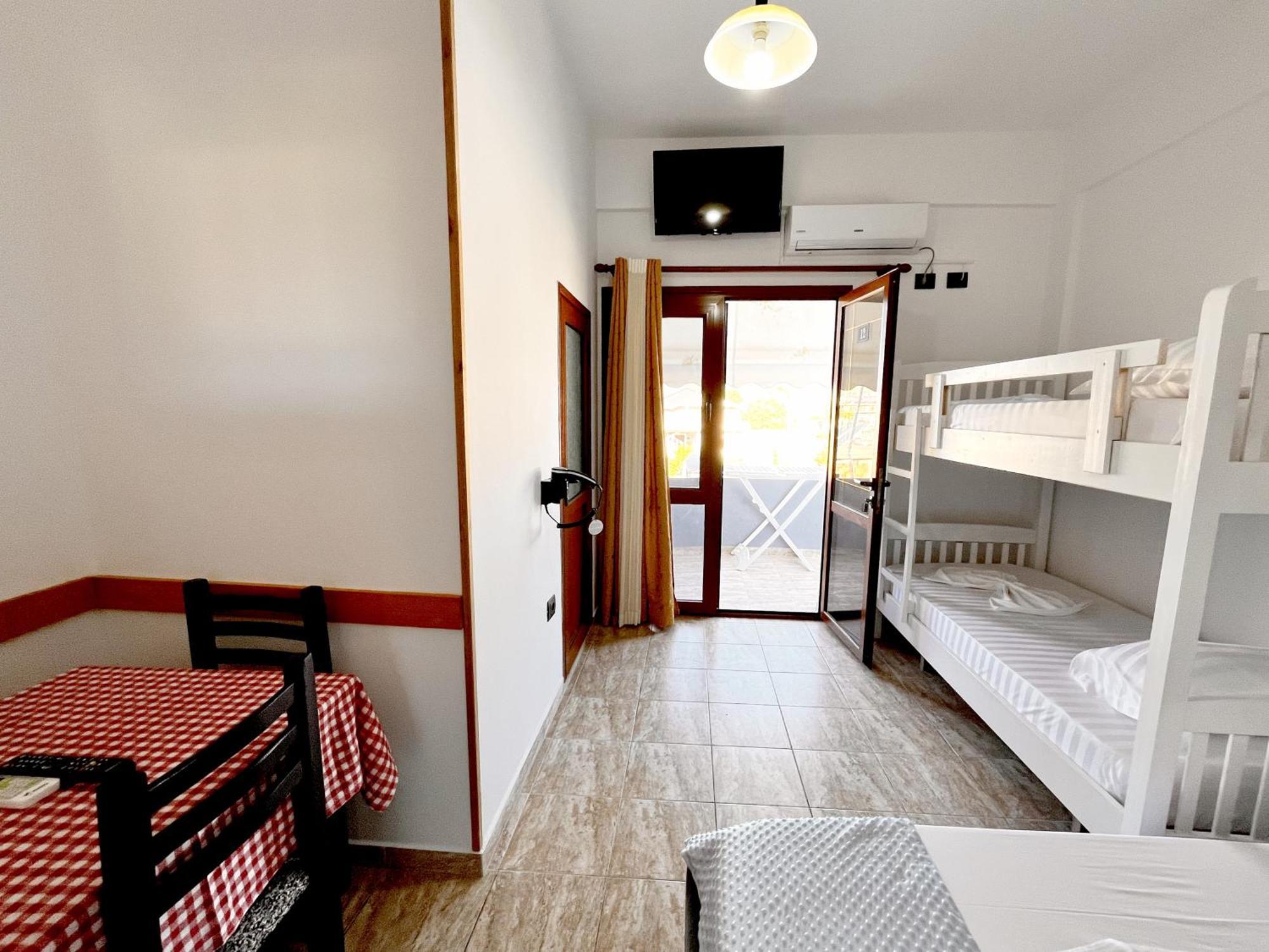Vila Kam Vlorë Exteriör bild