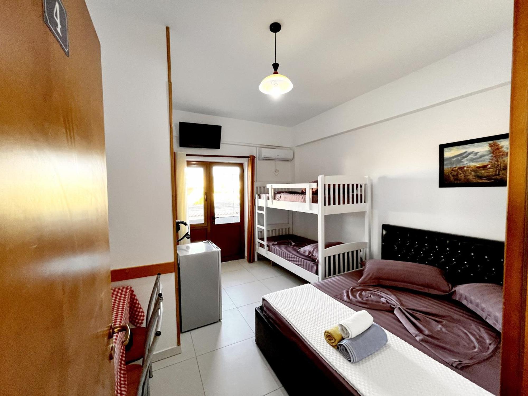 Vila Kam Vlorë Exteriör bild